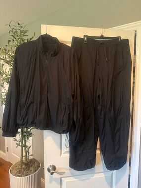 Lululemon License to Train Set